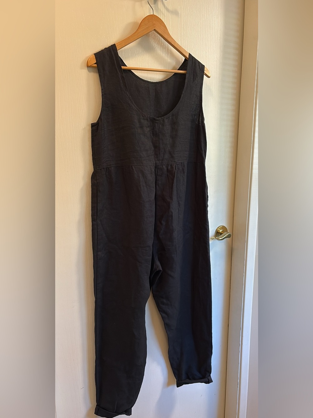 Sleeveless Black Linen Jumpsuit - Brand Unspecified - Picture 2 of 3